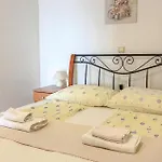 Apartment In With Wifi Lopar
