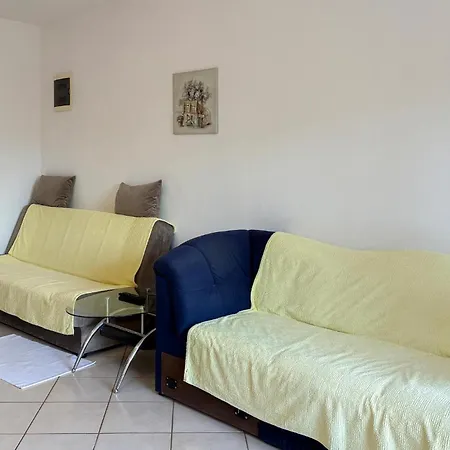 1 Bedroom In * Lopar