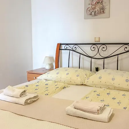 Apartment In With Wifi Lopar