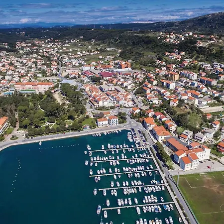 1 Bedroom In * Лопар