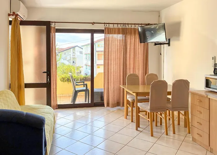 1 Bedroom In Лопар